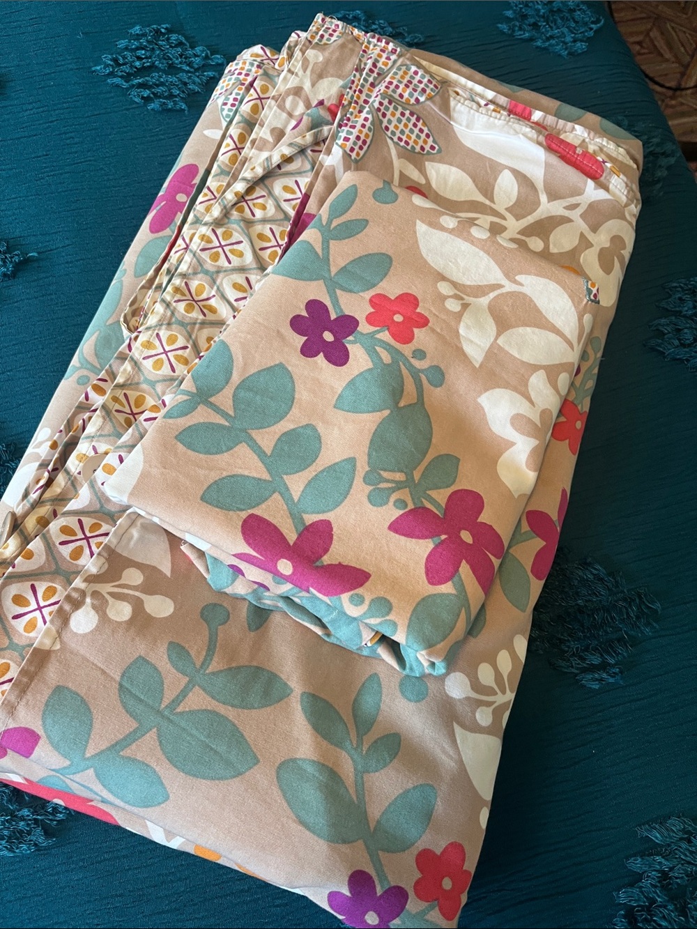 Floral Print Duvet Set in Beige with Teal, Fuchsia and Coral Accents